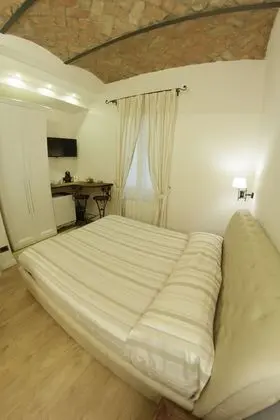 Classic Tek Büyük Yataklı Oda, Banyolu/Duşlu, Avlu Manzaralı