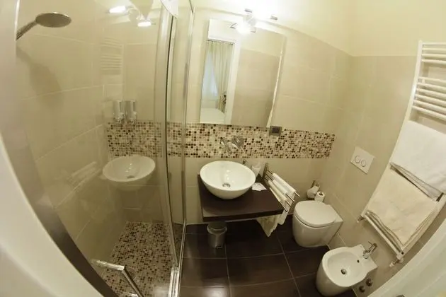 Comfort Üç Kişilik Oda, Banyolu/Duşlu