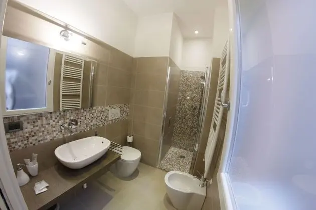 Comfort Üç Kişilik Oda, Banyolu/Duşlu