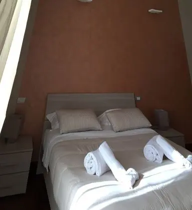 Büyük Yataklı Tek Kişilik Oda