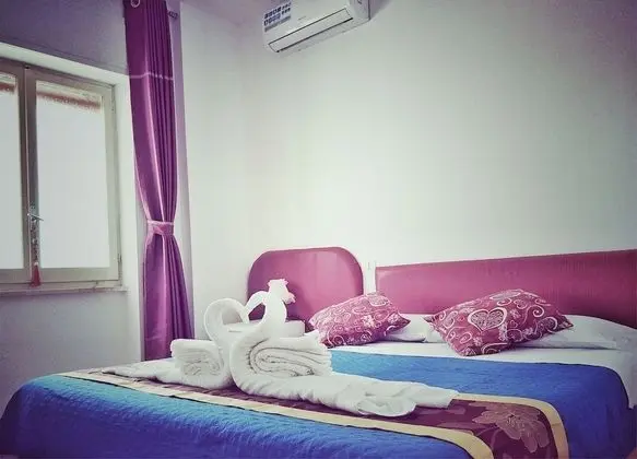 Classic Tek Büyük veya İki Ayrı Yataklı Oda, Banyolu/Duşlu