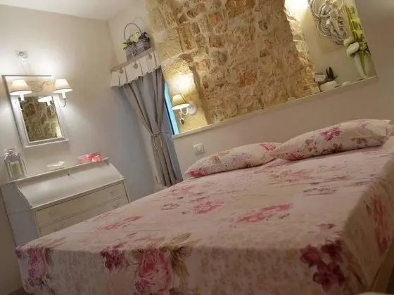 Tek Büyük veya İki Ayrı Yataklı Oda (Venere)