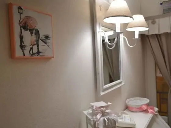 Tek Büyük veya İki Ayrı Yataklı Oda (Venere)