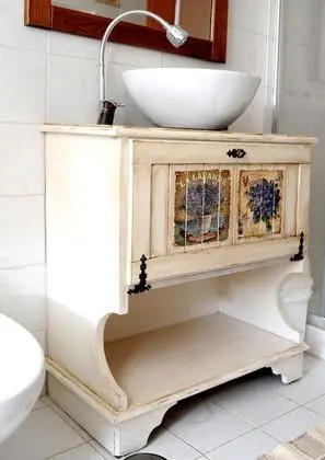 Tek Büyük Yataklı Oda, Ortak Banyo (A)