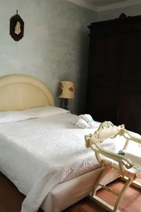 Tek Büyük Yataklı Oda, Ortak Banyo (C)