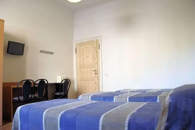 Tek Büyük veya İki Ayrı Yataklı Oda, Banyolu/Duşlu