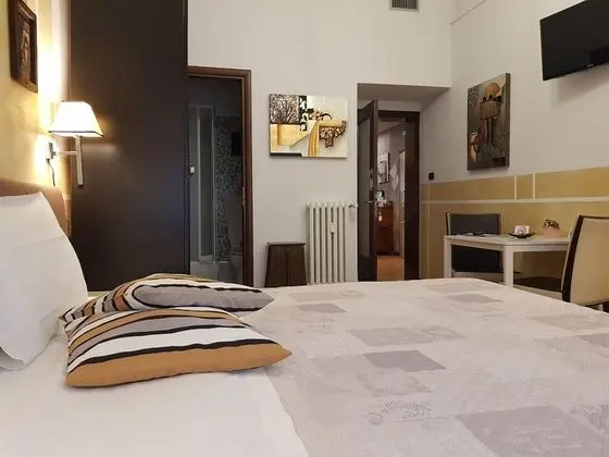 Tek Büyük veya İki Ayrı Yataklı Oda, Banyolu/Duşlu