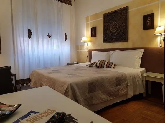 Tek Büyük veya İki Ayrı Yataklı Oda, Banyolu/Duşlu