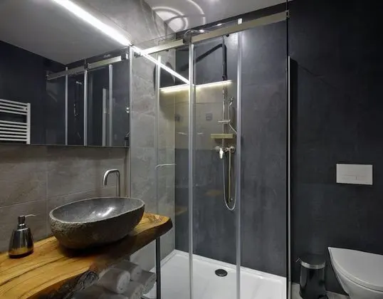 Üç Kişilik Oda