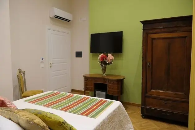 Design Tek Büyük Yataklı Oda, 1 Büyük (Queen) Boy Yatak, Sigara İçilmez, Avlu Manzaralı