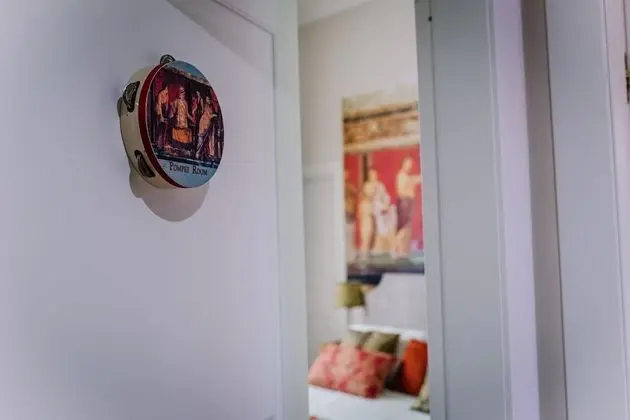 Design Tek Büyük Yataklı Oda, 1 Büyük (Queen) Boy Yatak, Sigara İçilmez, Avlu Manzaralı