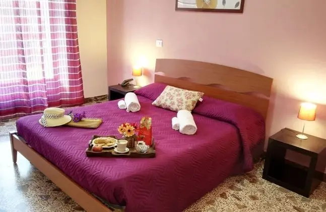 Standard Tek Büyük veya İki Ayrı Yataklı Oda, Bahçe Manzaralı