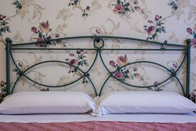 Basic Tek Büyük Yataklı Oda