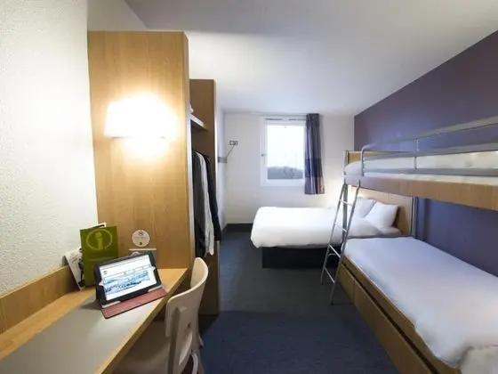 Dört Kişilik Oda, Sigara İçilmez