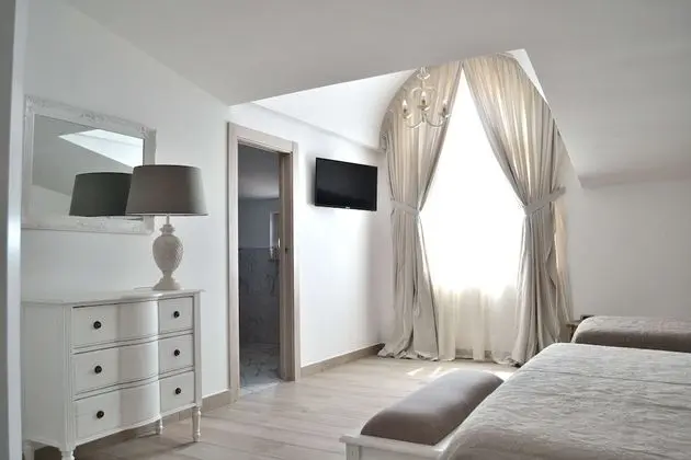 Deluxe Üç Kişilik Oda