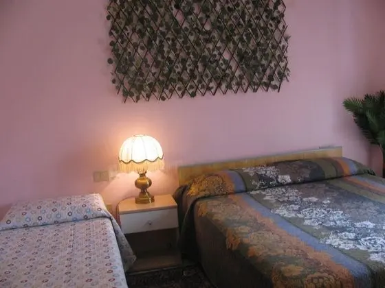 Üç Kişilik Oda, Ortak Banyo