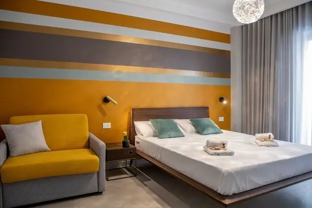 Design Üç Kişilik Oda, Banyolu/Duşlu
