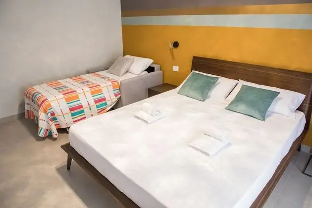 Design Üç Kişilik Oda, Banyolu/Duşlu