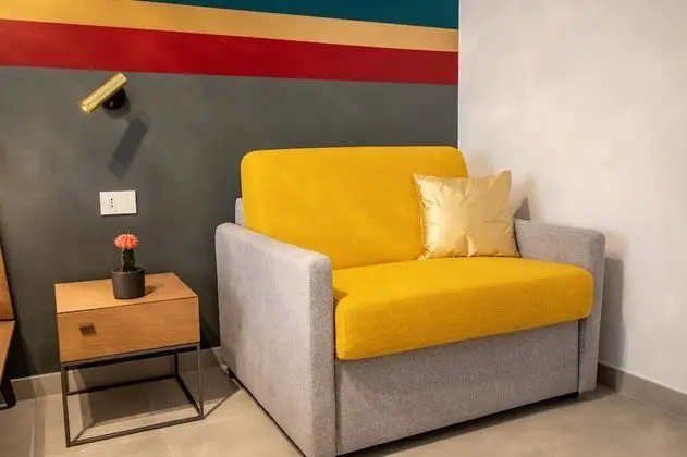Design Üç Kişilik Oda, Banyolu/Duşlu