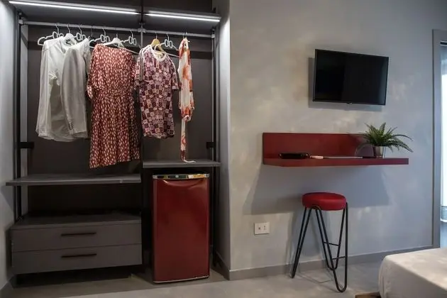 Design Üç Kişilik Oda, Banyolu/Duşlu