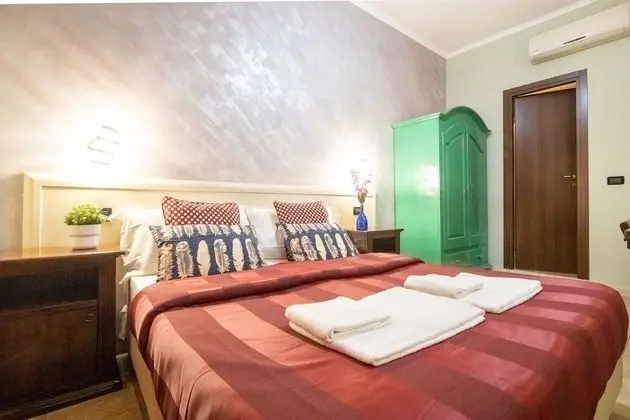 Comfort Tek Büyük veya İki Ayrı Yataklı Oda