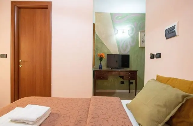 Comfort Tek Büyük veya İki Ayrı Yataklı Oda