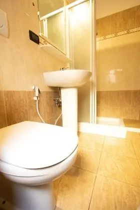Comfort Tek Büyük veya İki Ayrı Yataklı Oda