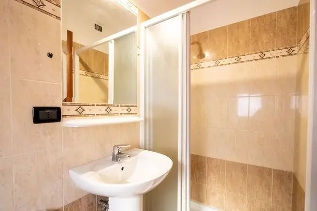 Comfort Tek Büyük veya İki Ayrı Yataklı Oda