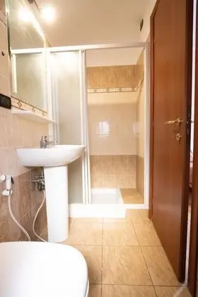 Comfort Tek Büyük veya İki Ayrı Yataklı Oda