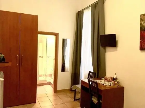 Basic Tek Büyük Yataklı Oda