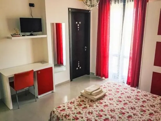 Tek Büyük veya İki Ayrı Yataklı Oda, Balkon