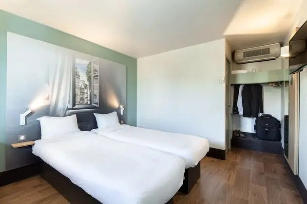 İki Ayrı Yataklı Oda, Sigara İçilmez