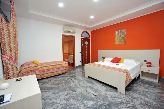 Üç Kişilik Oda, Şehir Manzaralı