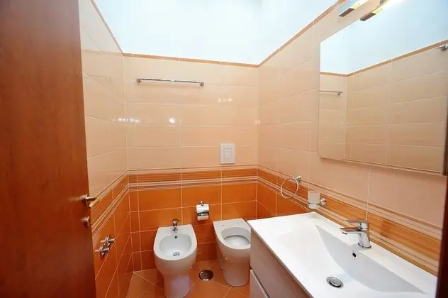 Üç Kişilik Oda, Şehir Manzaralı