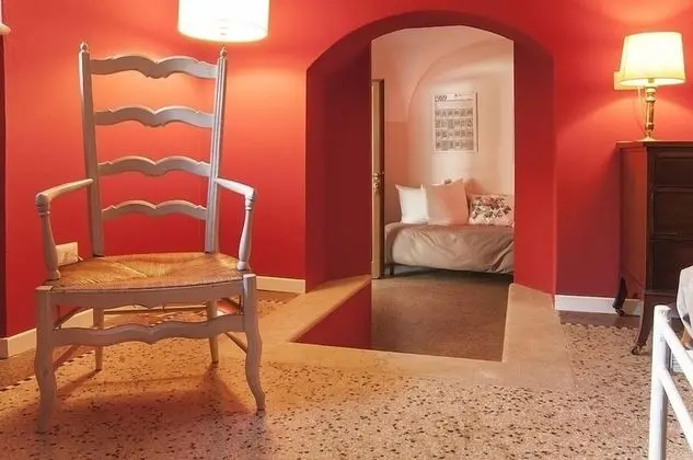 Üç Kişilik Oda