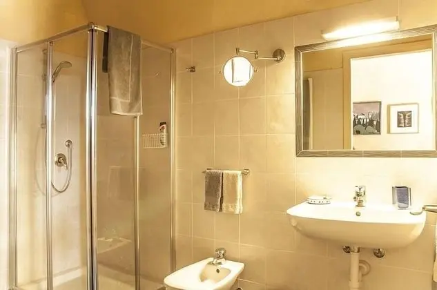 Üç Kişilik Oda, Bahçe Manzaralı