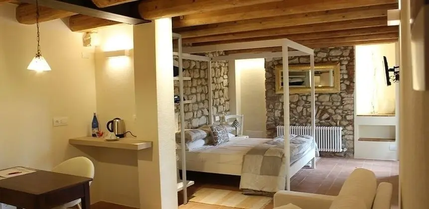 Superior Tek Büyük Yataklı Oda (Molinara)