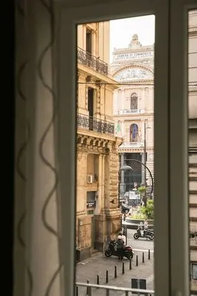 Luxury Tek Büyük Yataklı Oda, 1 En Büyük (King) Boy Yatak, Balkon, Şehir Manzaralı