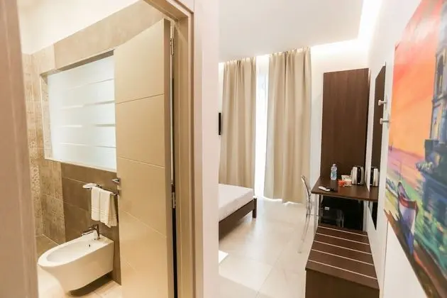 Luxury Tek Büyük Yataklı Oda, 1 En Büyük (King) Boy Yatak, Balkon, Şehir Manzaralı
