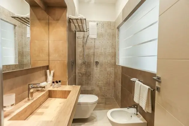 Luxury Tek Büyük Yataklı Oda, 1 En Büyük (King) Boy Yatak, Balkon, Şehir Manzaralı