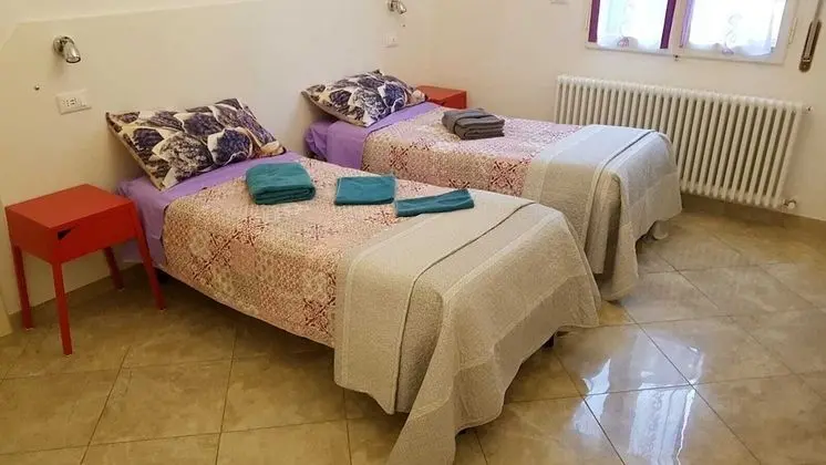 Tek Büyük veya İki Ayrı Yataklı Oda (Lilla)