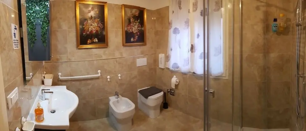 Tek Büyük veya İki Ayrı Yataklı Oda (Lilla)