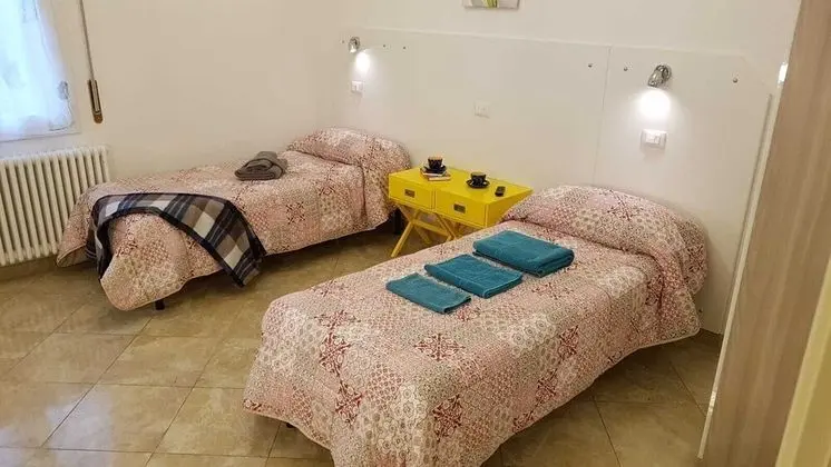 Tek Büyük veya İki Ayrı Yataklı Oda (Verde)