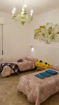 Tek Büyük veya İki Ayrı Yataklı Oda (Verde)