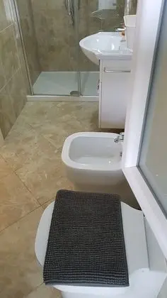 Tek Büyük veya İki Ayrı Yataklı Oda (Verde)