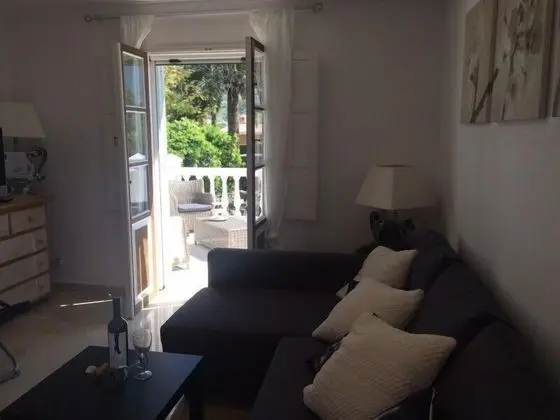Apart Daire, 2 Yatak Odası, Balkon, Bahçe Manzaralı