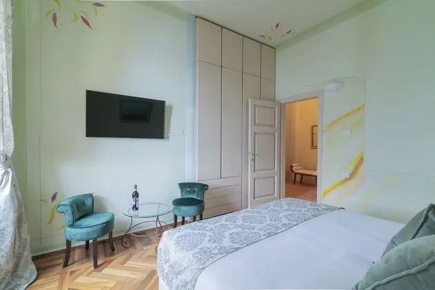 Superior Tek Büyük Yataklı Oda, Göl Manzaralı (Smeraldo)