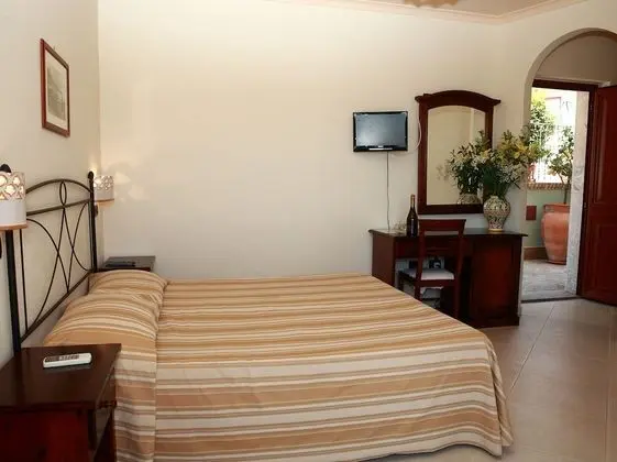 Tek Büyük veya İki Ayrı Yataklı Oda, Balkon