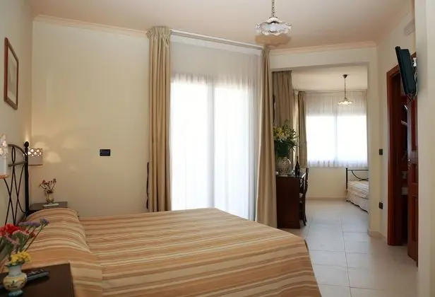 Tek Büyük veya İki Ayrı Yataklı Oda, Balkon