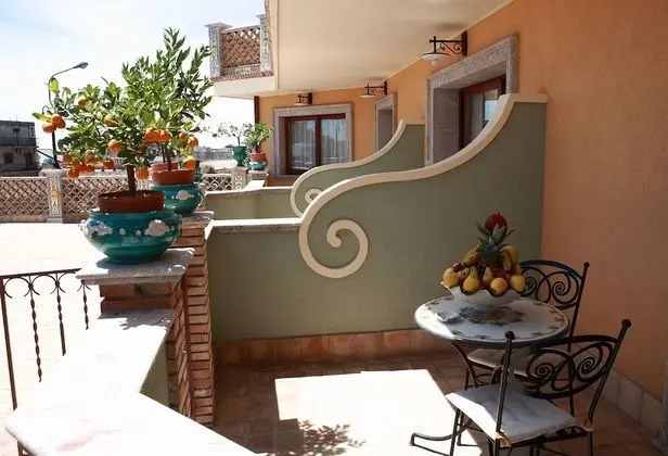 Üç Kişilik Oda, Balkon